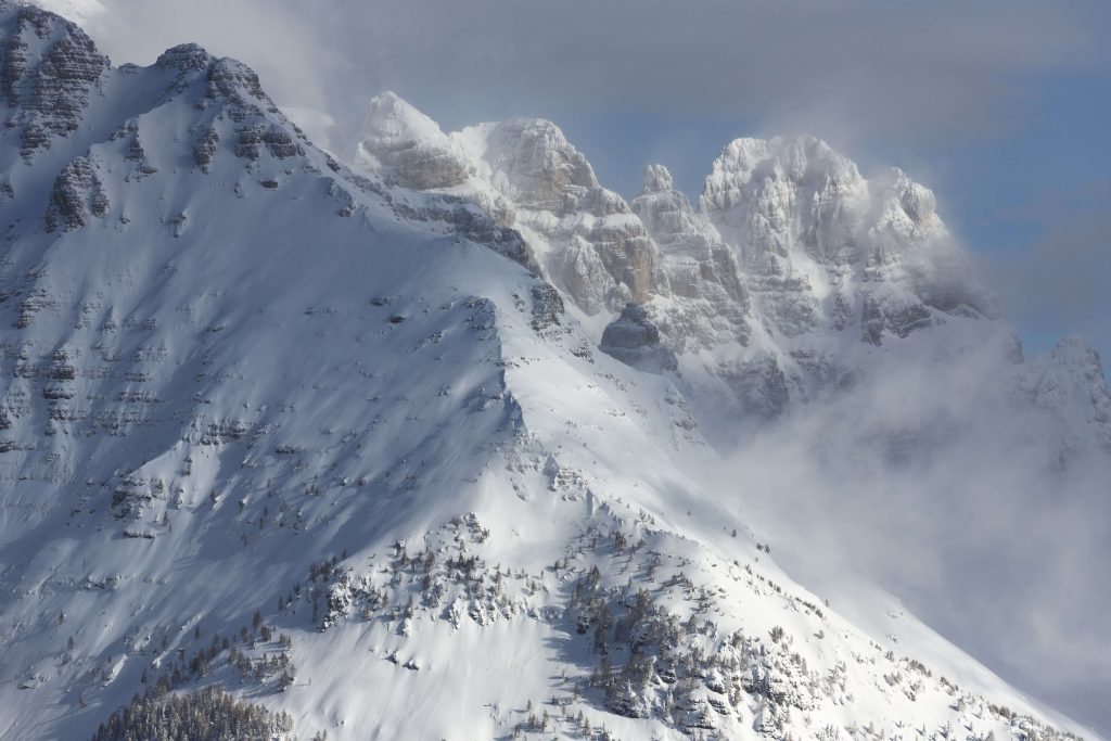 推荐国内适合攀登的七座雪山，风景绝美，难度不高，你爬过几座？插图1