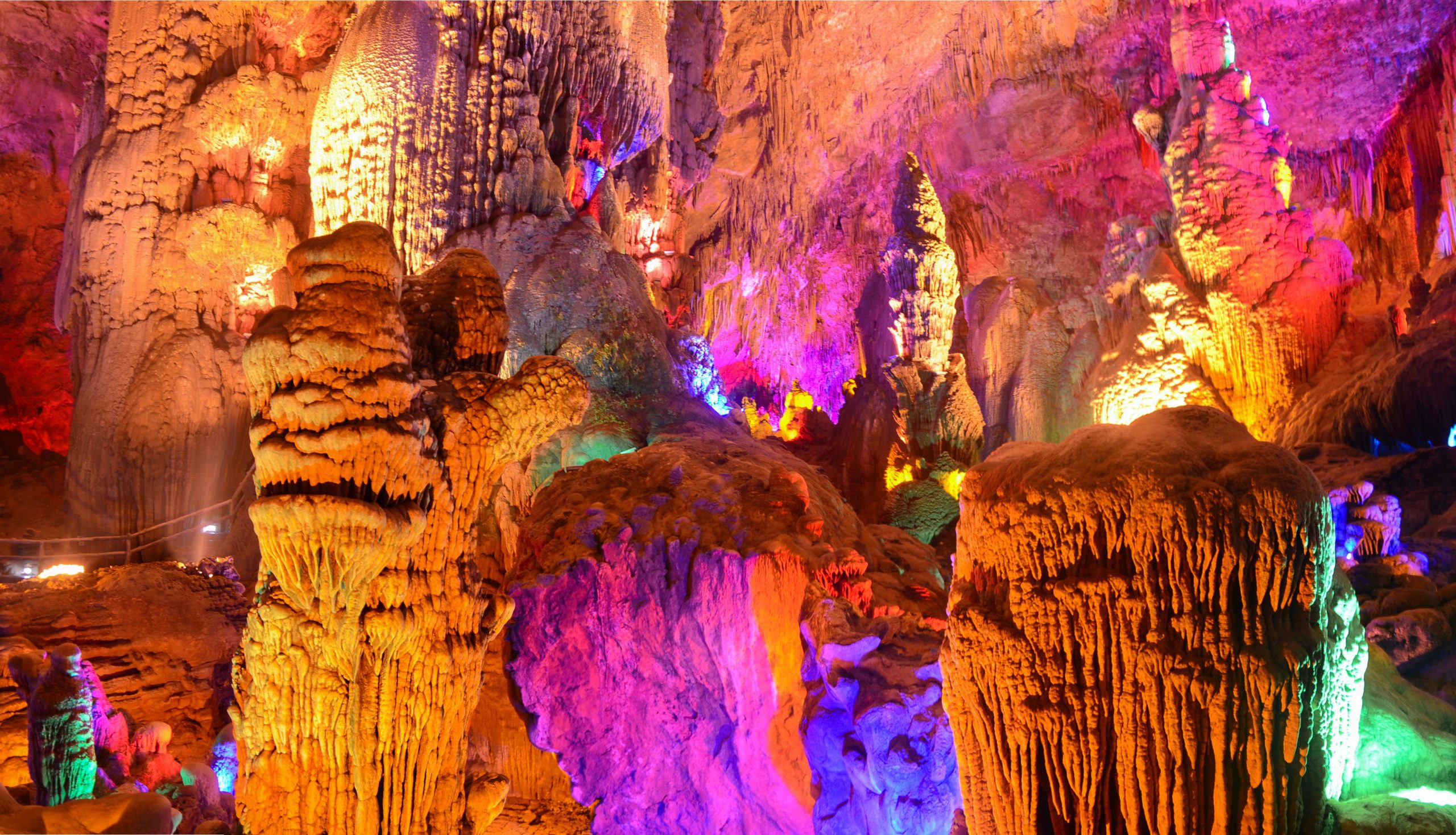 推荐10个国内最美的溶洞，一起去探索地下洞穴的无穷魅力~缩略图